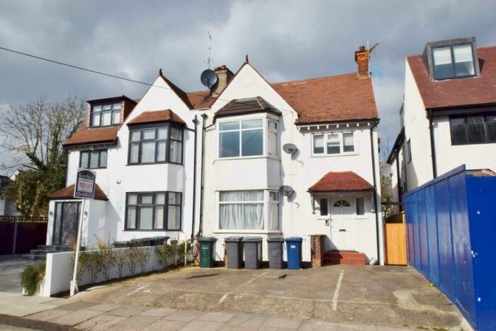 3 Bedroom Flat To Rent In Middleton Road, Golders Green, NW11