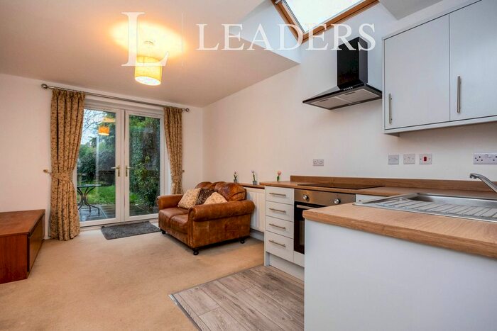 1 Bedroom Property To Rent In Fairlands Road, Fairlands, Guildford, GU3