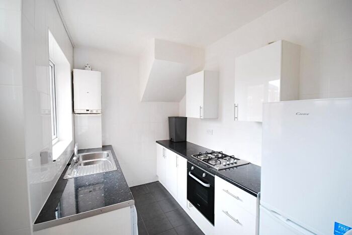 2 Bedroom Flat To Rent In Doncaster Road, Newcastle Upon Tyne, NE2