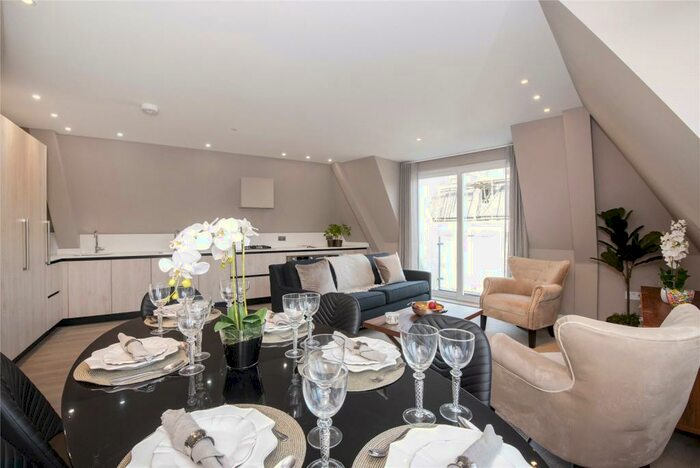 3 Bedroom Apartment To Rent In Woodlands, Golders Green, NW11