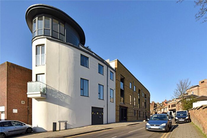 2 Bedroom Apartment To Rent In Centric, Acre Passage, Windsor, Berkshire, SL4