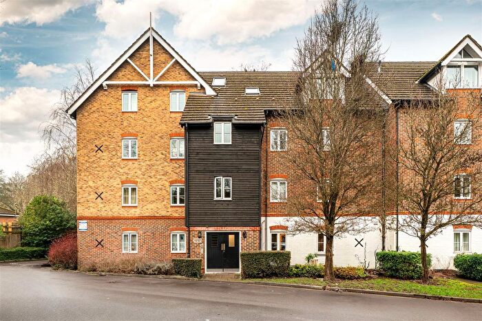 2 Bedroom Flat For Sale In Wye Gardens, Fryers Lane, High Wycombe, HP12