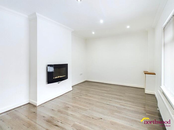 3 Bedroom Semi-Detached House For Sale In Winchester Avenue, Bentilee, Stoke-on-Trent, ST2