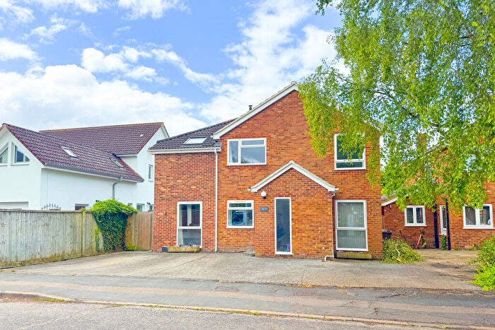 4 Bedroom Detached House For Sale In Ickford, Buckinghamshire, HP18