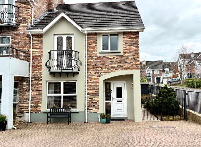 3 Bedroom End Of Terrace House For Sale In Brookview Glen, Derry, BT47