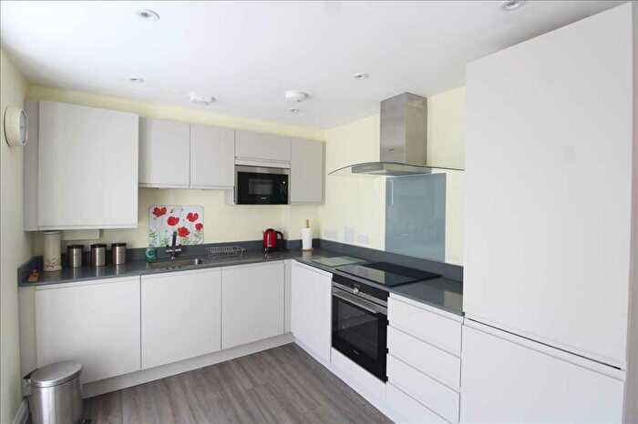 2 Bedroom Apartment To Rent In Leigh On Sea, SS9