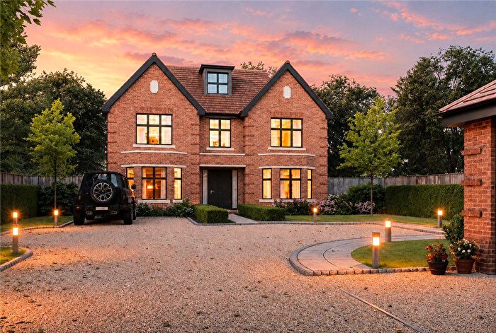 5 Bedroom Detached House For Sale In Vernon Walk, Tadworth, KT20