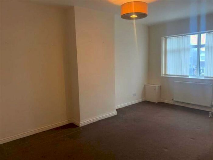 1 Bedroom Flat To Rent In Wilmslow Road, Heald Green, SK8