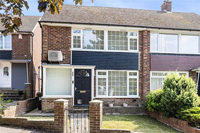 3 Bedroom Semi Detached House For Sale In Chalky Bank, Gravesend, Kent, DA11