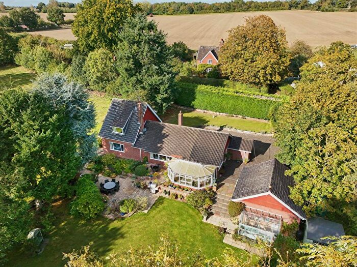 4 Bedroom Chalet For Sale In The Street, Starston, IP20