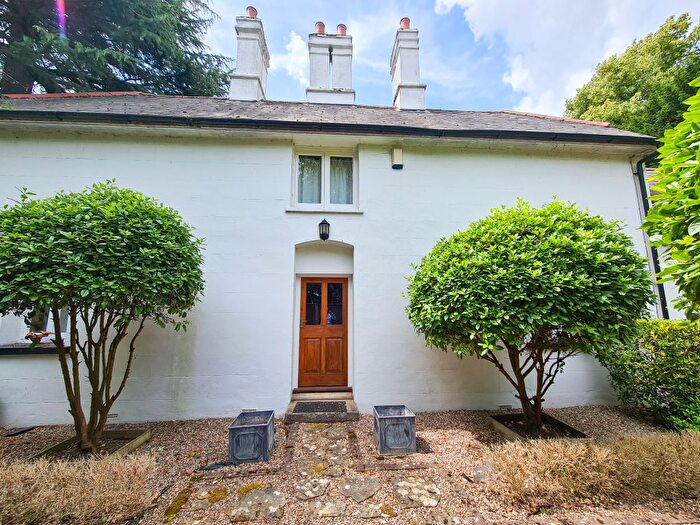 3 Bedroom Detached House To Rent In Laleham Park, Laleham, TW18