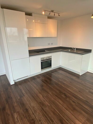 2 Bedroom Flat To Rent In Landmark, Waterfront West, Brierley Hill, Halesowen, West Midlands, DY5