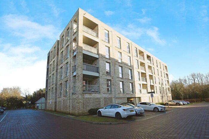 2 Bedroom Flat For Sale In Armstrong Road, Littlemore, Oxford, OX4