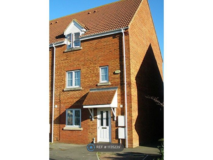 Studio To Rent In Marsh Farm Lane, Swindon, SN1