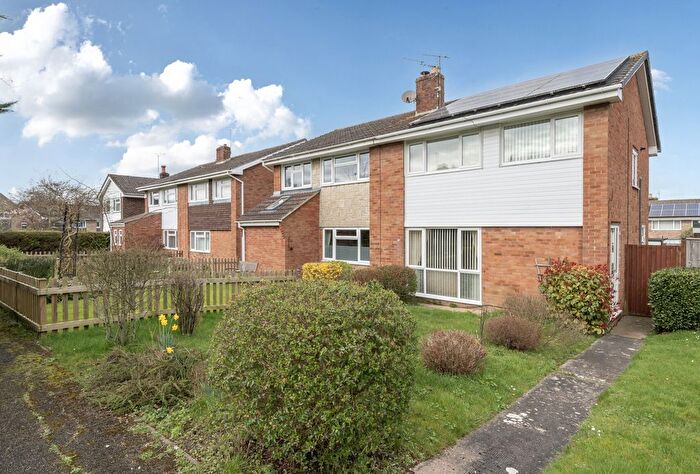 3 Bedroom Semi Detached House For Sale In Robin Way, Chipping Sodbury, Bristol, Gloucestershire, BS37