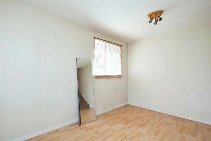 1 Bedroom House To Rent In Kenilworth Close, Crawley, RH11