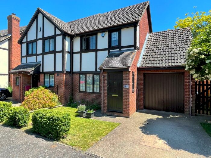 3 Bedroom House To Rent In Martingale Close, Cambridge, CB4