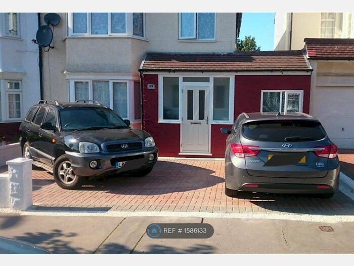 Studio To Rent In Carolina Road, Thornton Heath, CR7