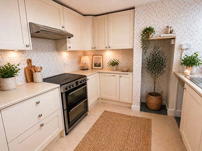 1 Bedroom Flat To Rent In West Street, Millbrook, PL10