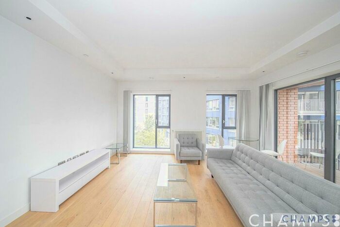 2 Bedroom Flat To Rent In Java House, Botanic Square, E14