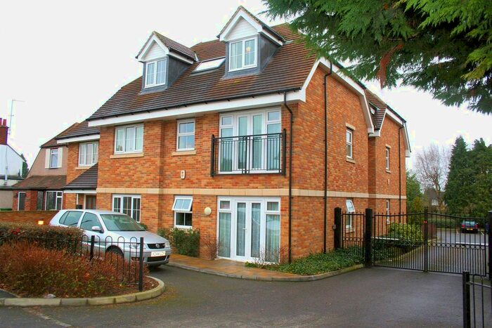 1 Bedroom Flat To Rent In St. Albans Road, Garston, Watford, Hertfordshire, WD25