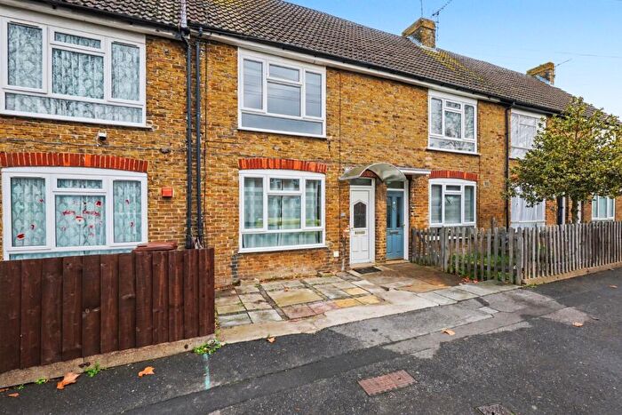2 Bedroom Terraced House For Sale In Cornwallis Avenue, Gillingham, ME7