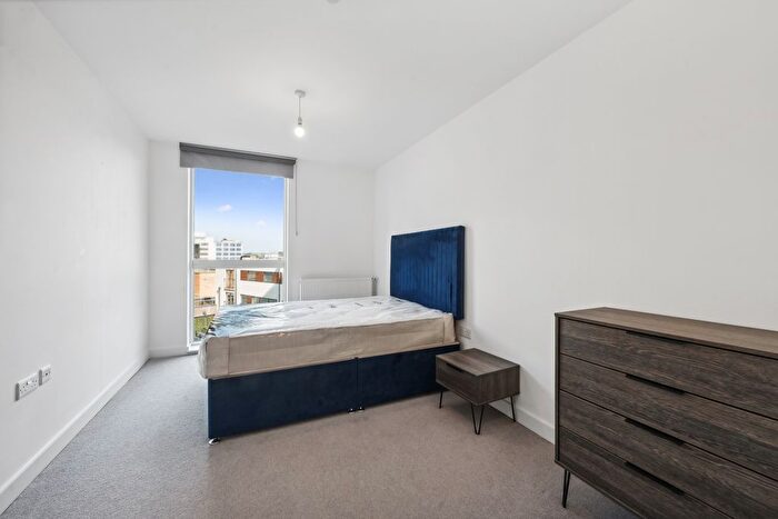 1 Bedroom Flat To Rent In Stylus Place, Hayes, UB3