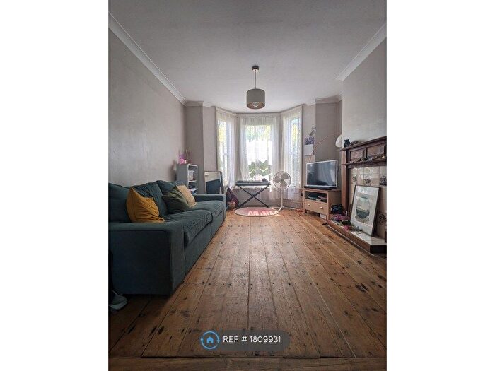 1 Bedroom Flat To Rent In St Pauls Road, Hastings, TN37