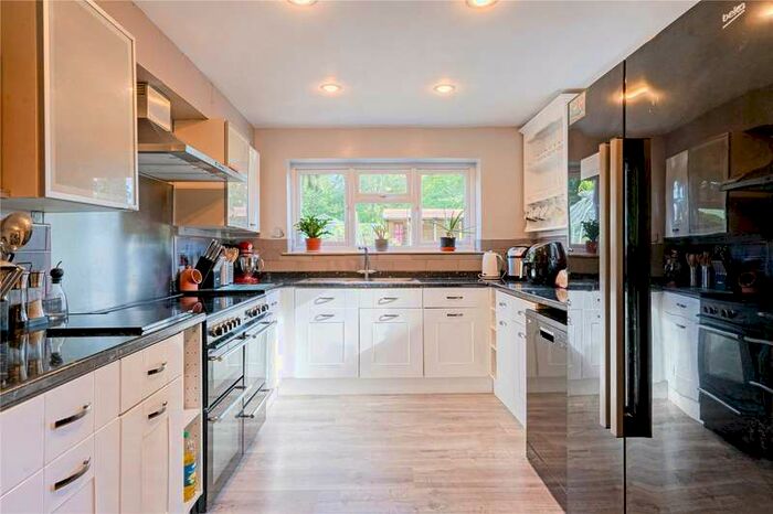 6 Bedroom Semi-Detached House For Sale In Andover Drove, Wash Water, Newbury, Berkshire, RG20