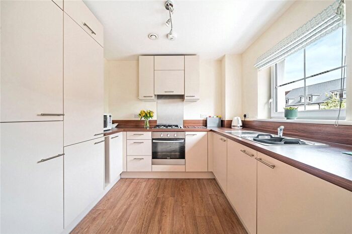 2 Bedroom Flat For Sale In Eden Road, Dunton Green, Sevenoaks, Kent, TN14