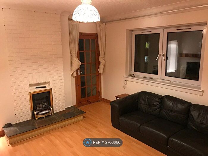 2 Bedroom Flat To Rent In Dinmont Drive, Edinburgh, EH16