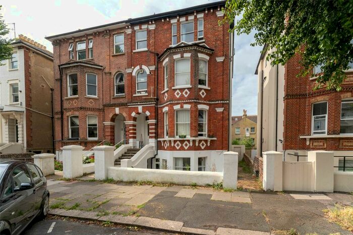 2 Bedroom Flat To Rent In Clarendon Villas, Hove, East Sussex, BN3