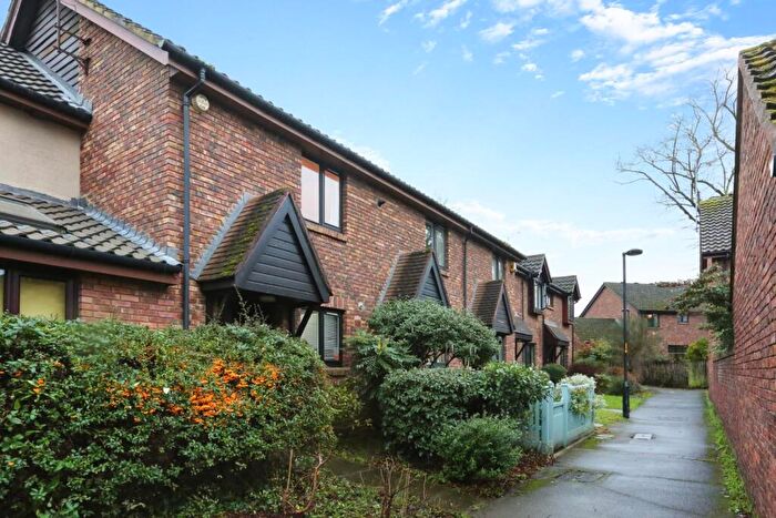 2 Bedroom Terraced House To Rent In Cuthill Walk, London, SE5