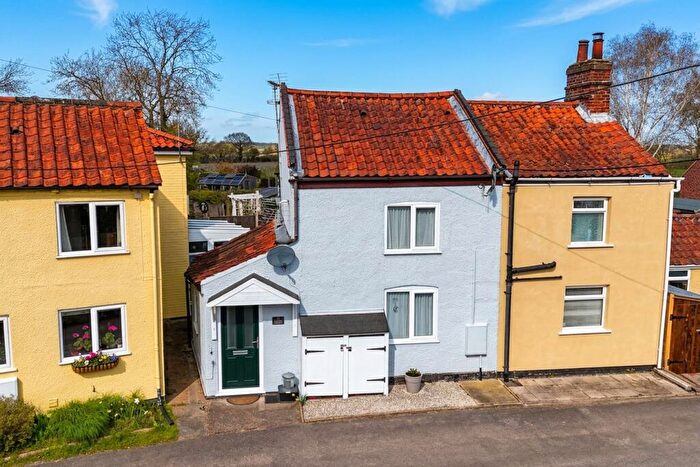 2 Bedroom Cottage For Sale In The Street, Sparham, Norwich, NR9