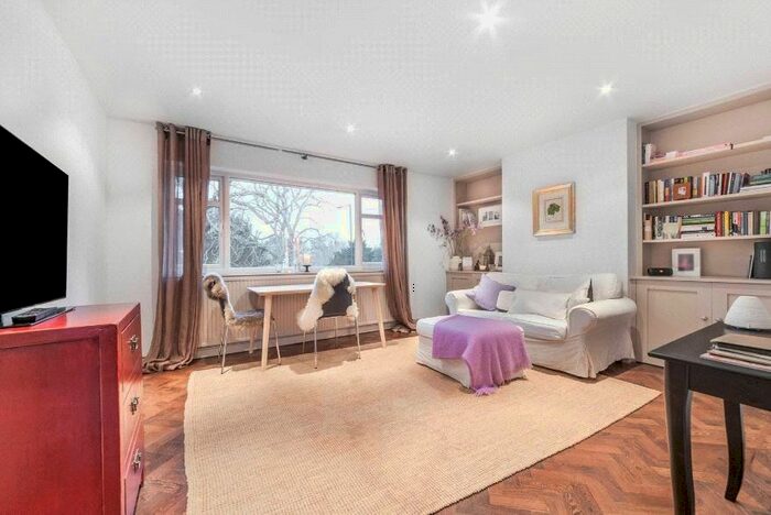 2 Bedroom Flat To Rent In Chatterton Court, Eversfield Road, TW9