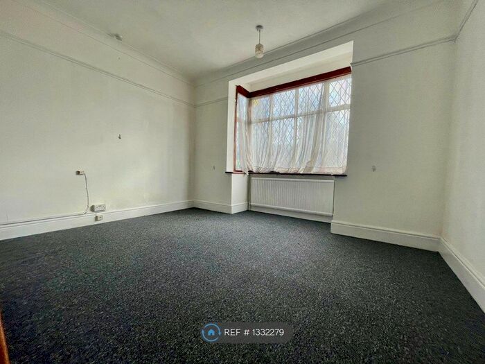 4 Bedroom Detached House To Rent In Yeading Lane, Hayes, UB4