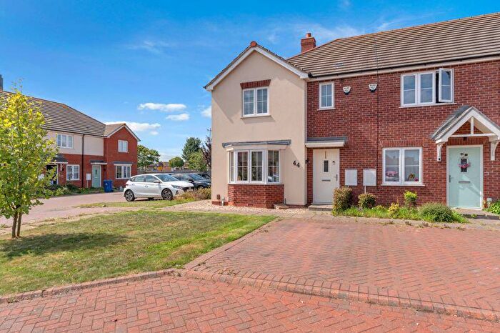 3 Bedroom End Of Terrace House For Sale In Gervase Holles Way, Grimsby, DN33