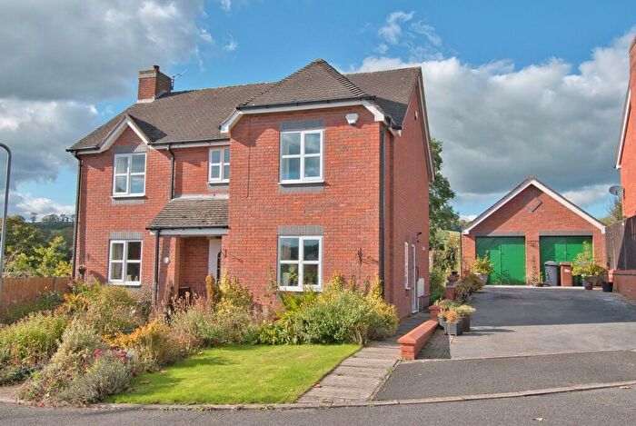 4 Bedroom Detached House For Sale In Churnet Close, Mayfield, DE6