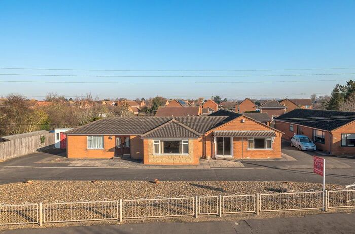 3 Bedroom Bungalow For Sale In Barrier Bank, Cowbit, Spalding, PE12