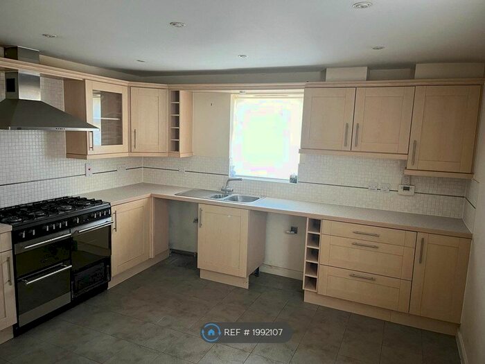 4 Bedroom End Of Terrace House To Rent In Amethyst Drive, Sittingbourne, ME10