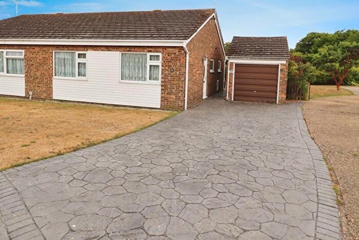 2 Bedroom Bungalow For Sale In Heathlands, Thorrington, CO7