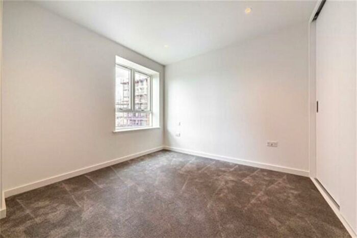 2 Bedroom Flat To Rent In Blenheim Mansions, Mary Neuner Road, Harringey, Hornsey, Wood Green, N8