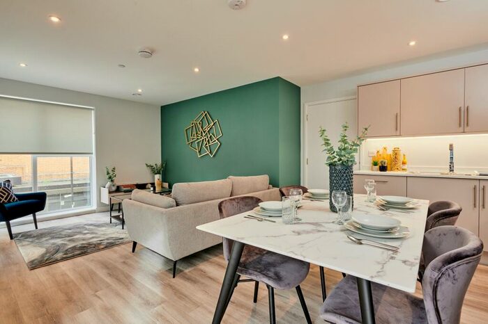 2 Bedroom Apartment To Rent In Gatehouse Apartments, Southampton Southampton, SO14