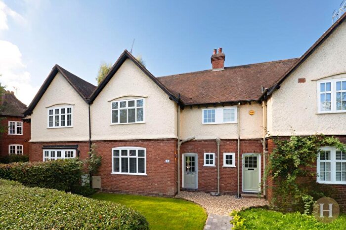 4 Bedroom Terraced House For Sale In The Circle, Birmingham, B17