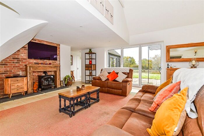 3 Bedroom Detached House For Sale In Pike Fish Lane, Paddock Wood, Tonbridge, Kent, TN12