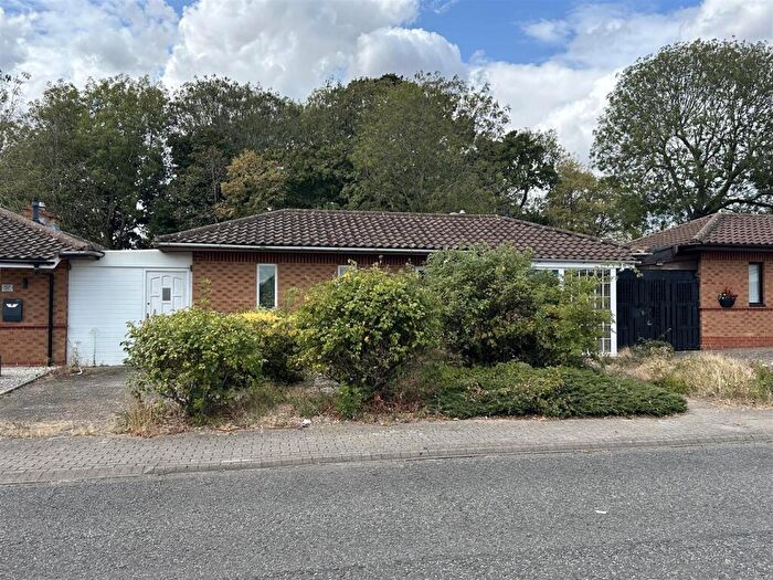 2 Bedroom Detached Bungalow For Sale In Faraday Drive, Shenley Lodge, Milton Keynes, MK5