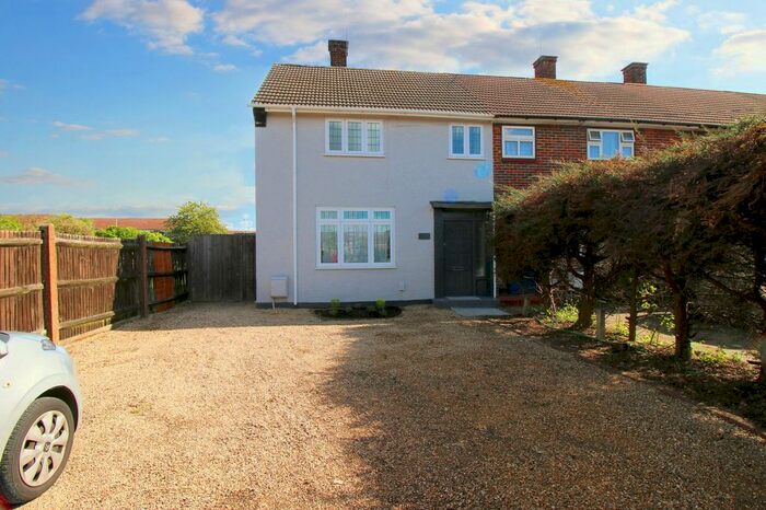 3 Bedroom End Of Terrace House To Rent In Straight Road, Romford, RM3