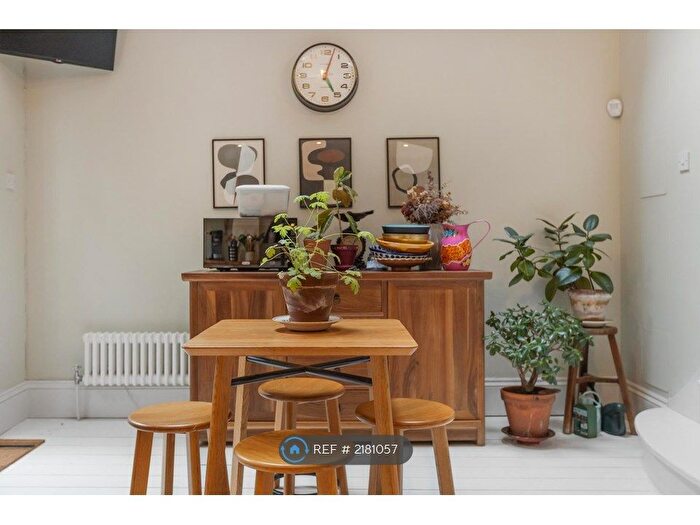 4 Bedroom Flat To Rent In Foulden Road, London, N16