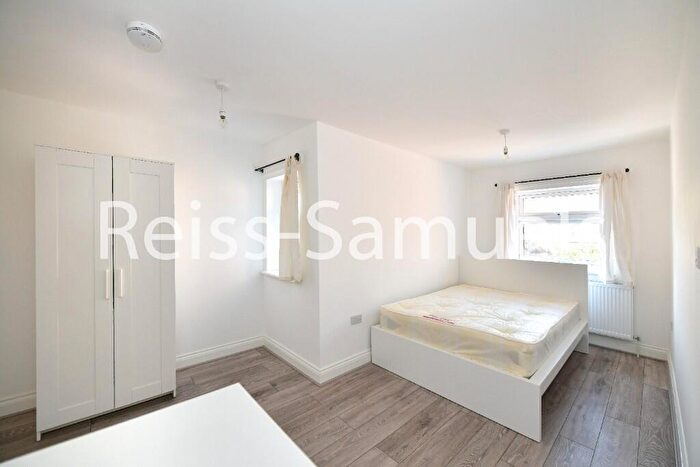 5 Bedroom Terraced House To Rent In Lockesfield Place, London, E14