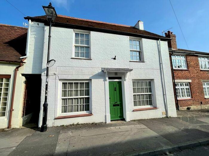 3 Bedroom Terraced House To Rent In West Street, Fareham, PO14